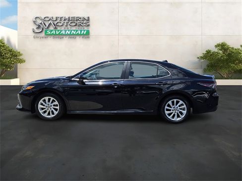 Used 2023 Toyota Camry LE image 2