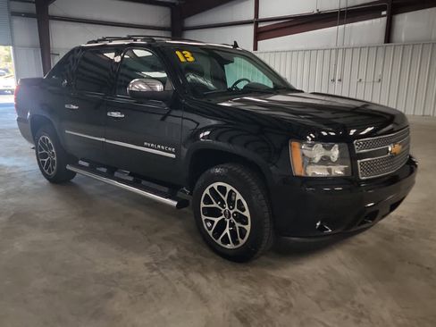 Used 2013 Chevrolet Avalanche LTZ RWD image 7