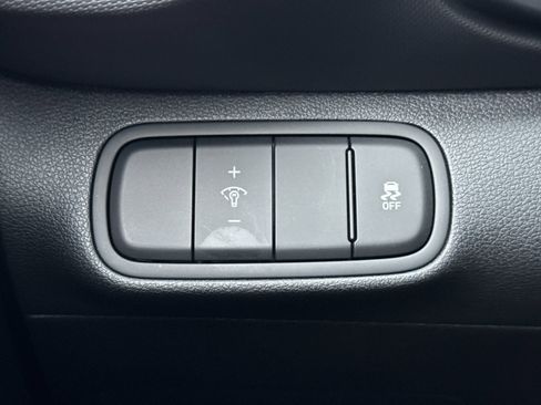 Certified 2024 Hyundai Venue SEL image 29