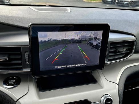 Used 2024 Ford Explorer XLT w/ Equipment Group 202A image 15