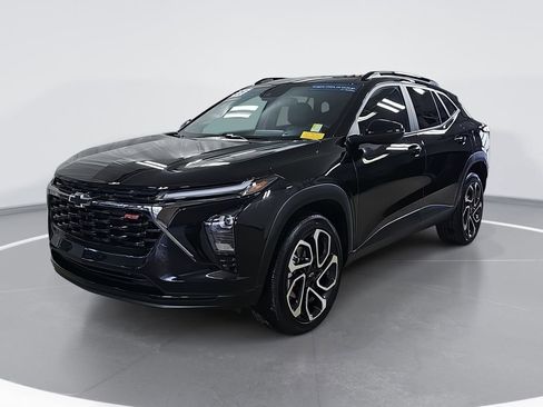 Certified 2025 Chevrolet Trax RS w/ Sunroof Package image 9