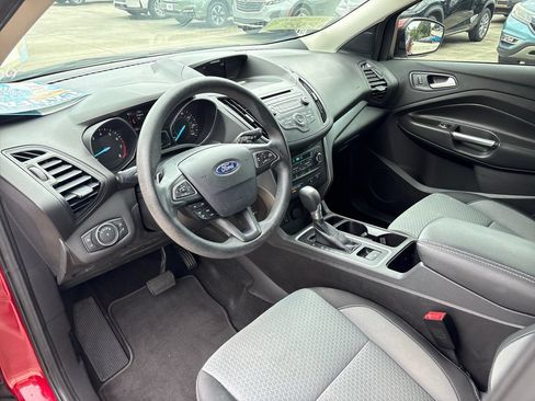 Used 2017 Ford Escape SE FWD image 5