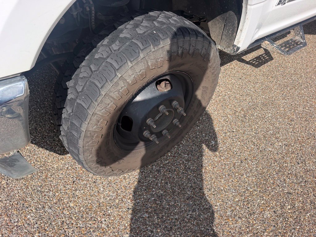 Used 2022 Ford F350 XL w/ Power Equipment Group AWD/4WD image 4
