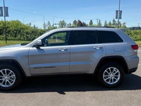Used 2021 Jeep Grand Cherokee Laredo X AWD/4WD image 2