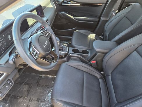 Used 2025 Kia Seltos EX AWD/4WD image 8