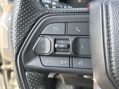 Certified 2024 Toyota Tacoma SR5 AWD/4WD image 15