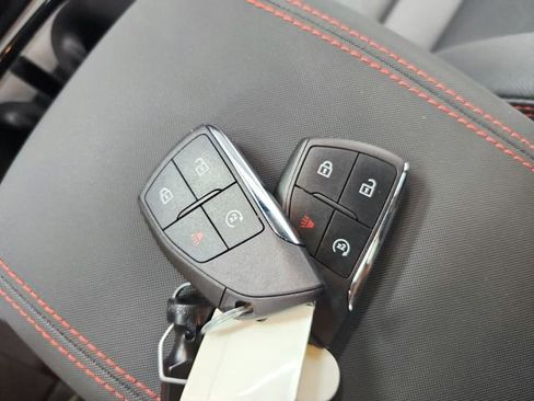 Used 2025 Chevrolet Colorado Z71 w/ Technology Package image 36