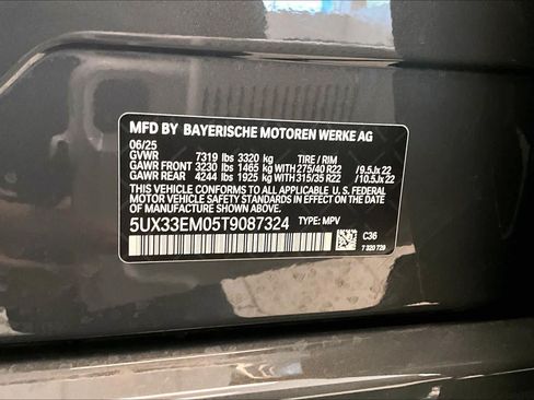 Used 2026 BMW X7 M60i AWD/4WD image 32