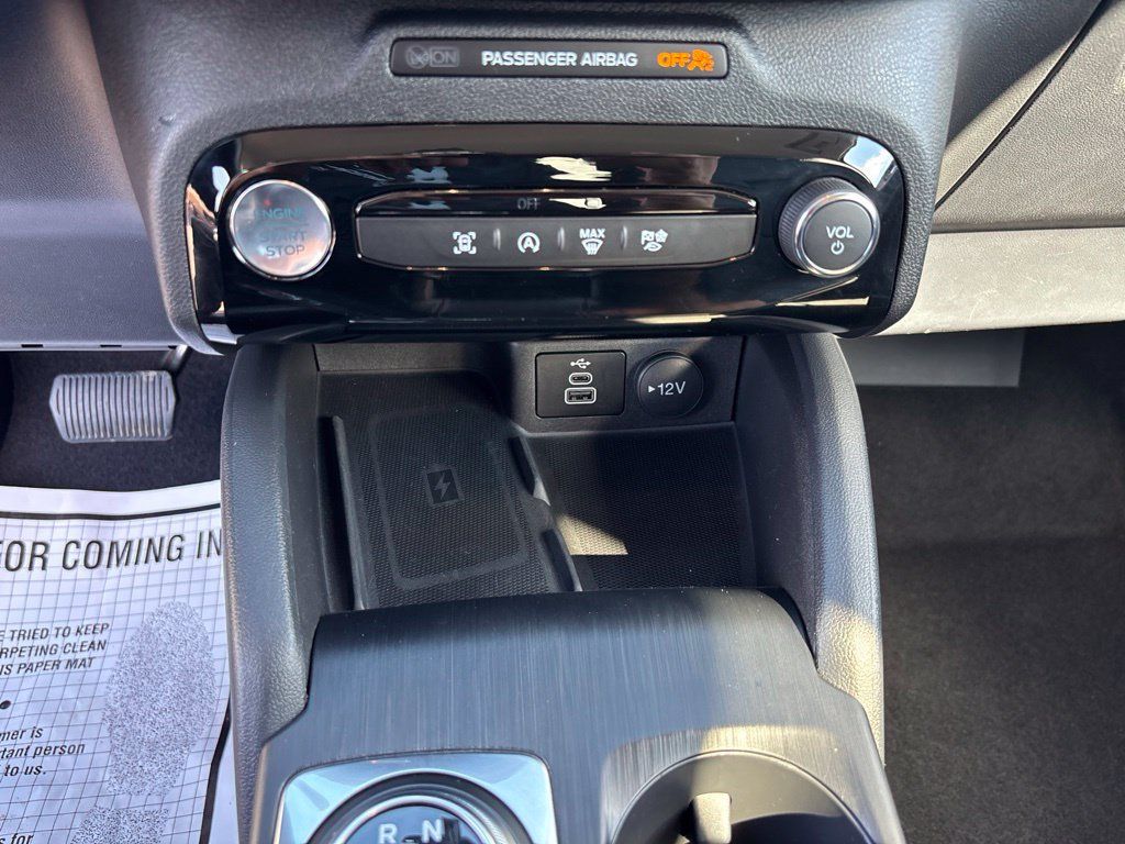 Used 2025 Ford Escape Platinum AWD/4WD image 20