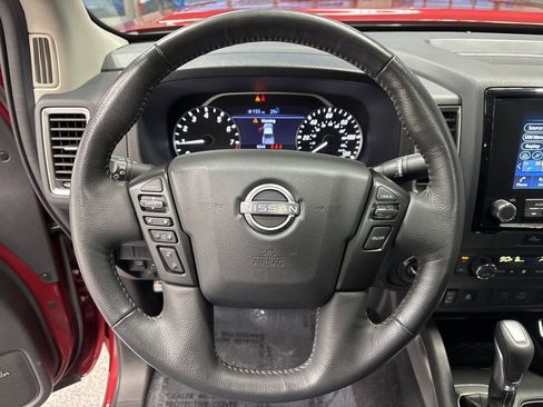 Used 2024 Nissan Frontier SL image 15