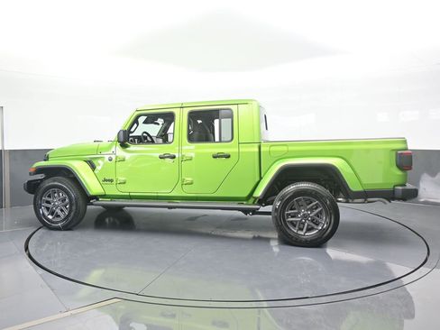 New 2026 Jeep Gladiator Sport image 3