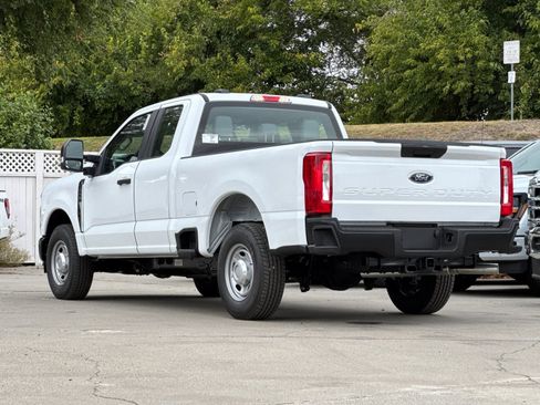 New 2026 Ford F250 XL w/ F-250 >10K GVWR Package image 5