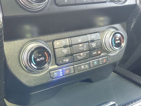 Used 2019 Ford F150 Lariat w/ Equipment Group 502A Luxury AWD/4WD image 20