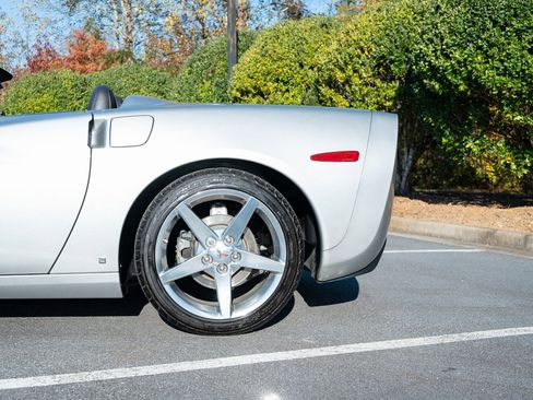 Used 2006 Chevrolet Corvette Convertible w/ Preferred Equipment Group RWD image 12