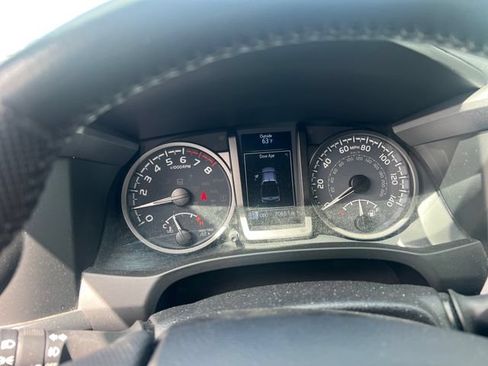 Used 2021 Toyota Tacoma TRD Off-Road w/ TRD Premium Off Road Package AWD/4WD image 14