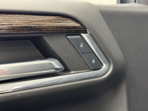 Used 2024 GMC Sierra 1500 Elevation image 10