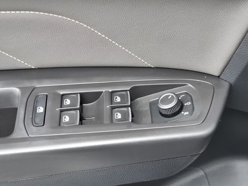 Used 2023 Volkswagen Atlas SE w/ Panoramic Sunroof Package FWD image 13