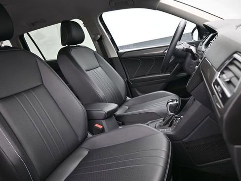 Used 2023 Volkswagen Tiguan SE FWD image 26