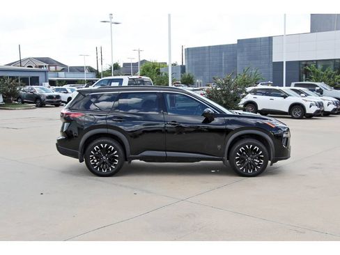 Used 2026 Nissan Rogue Dark Armor FWD image 8
