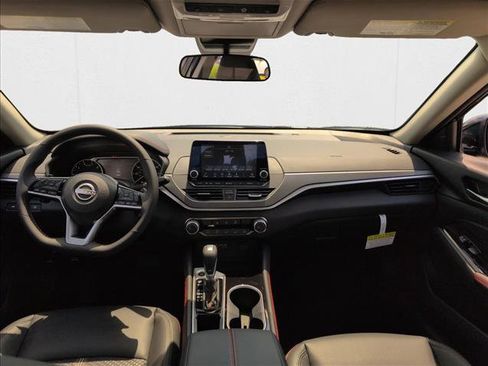 New 2025 Nissan Altima 2.5 SR image 17