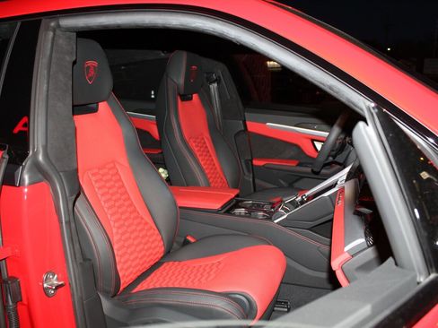 Used 2019 Lamborghini Urus image 22