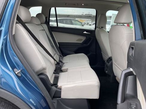 Used 2019 Volkswagen Tiguan SEL w/ 3rd Row Seat Package AWD/4WD image 19