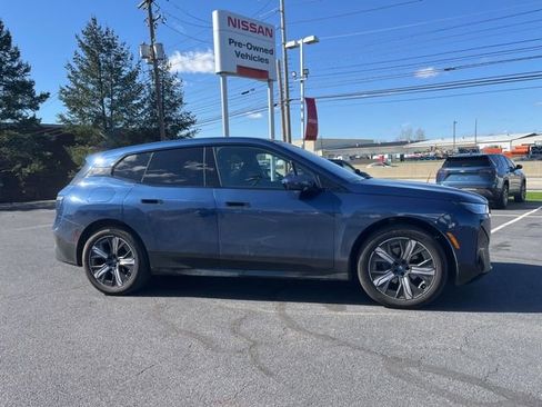 Used 2024 BMW iX xDrive50 w/ Sport Package image 7