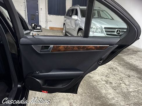 Used 2014 Mercedes-Benz C 300 4MATIC Sedan image 20