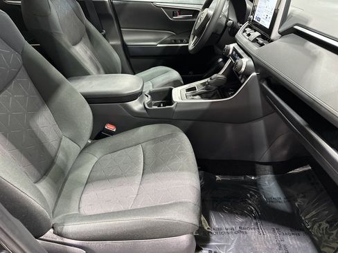 Certified 2025 Toyota RAV4 XLE w/ Convenience Package AWD/4WD image 17