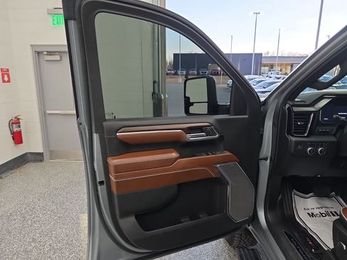 Used 2024 GMC Sierra 2500 Denali Ultimate image 36