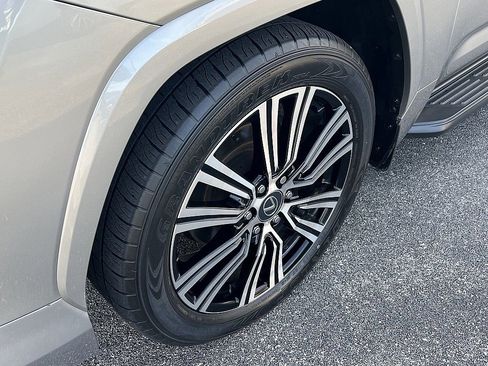 Used 2024 Lexus LX 600 4WD w/ Luxury Package image 9