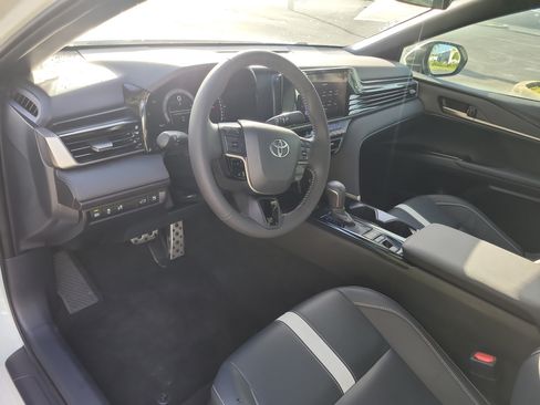 Used 2025 Toyota Camry SE FWD image 18