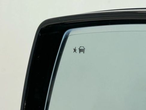 Used 2019 Cadillac Escalade ESV Luxury image 11