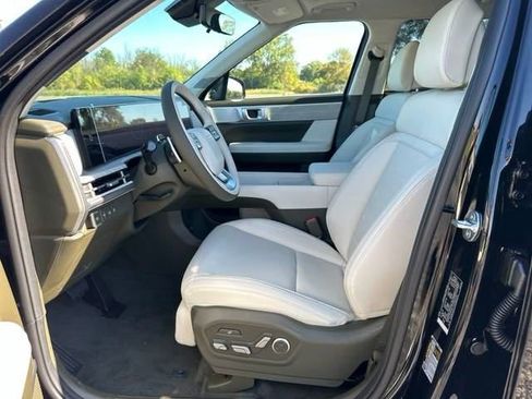 New 2025 Hyundai Santa Fe Calligraphy image 9