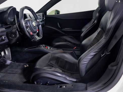 Used 2012 Ferrari 458 Italia Coupe RWD image 5