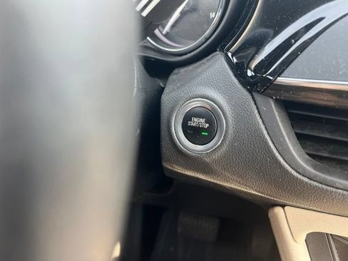 Used 2019 Buick Envision Essence FWD image 38