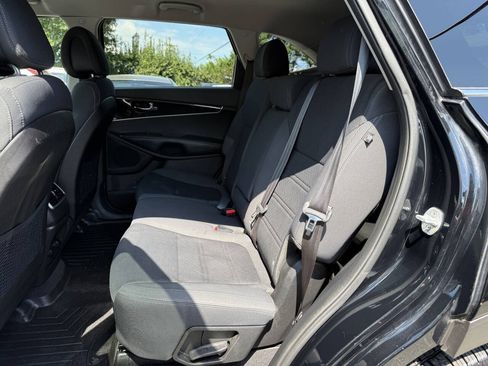 Used 2016 Kia Sorento AWD w/ LX Convenience Package image 11