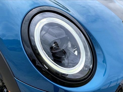 Used 2023 MINI Cooper S w/ Signature Upholstery Package image 28