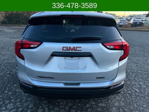 Used 2020 GMC Terrain SLE w/ Elevation Edition image 4