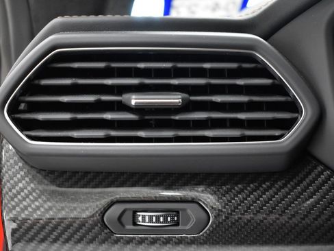 Used 2022 Lamborghini Urus AWD/4WD image 19