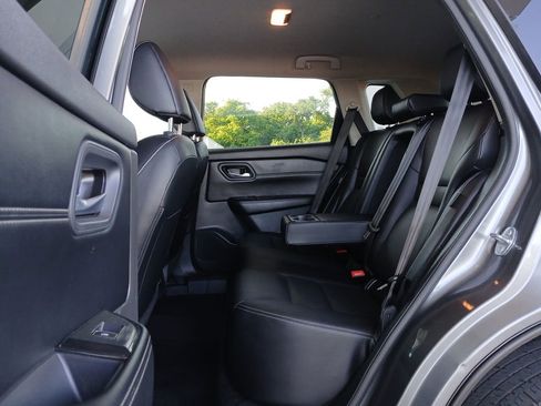 Used 2024 Nissan Rogue SL FWD image 26