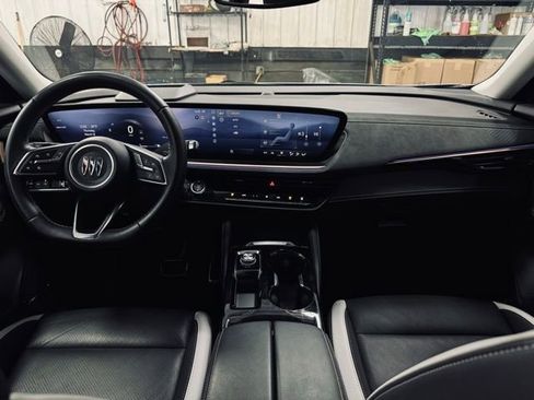 Used 2025 Buick Envision Sport Touring image 22