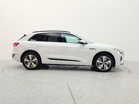 Used 2024 Audi Q8 e-tron Premium AWD/4WD image 4