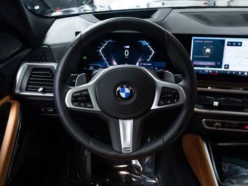 Used 2026 BMW X6 xDrive40i w/ Climate Comfort Package image 12