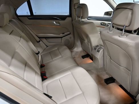 Used 2016 Mercedes-Benz E 350 E350 4MATIC w/ Premium Package image 17