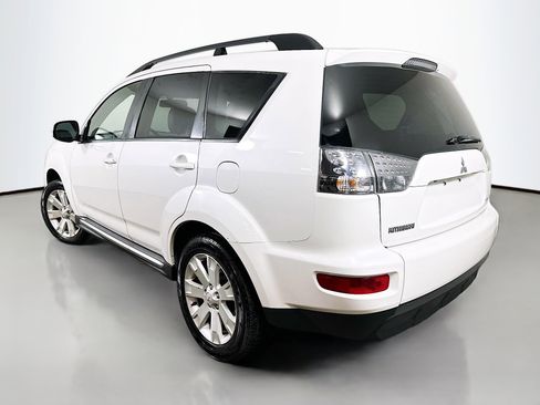 Used 2011 Mitsubishi Outlander SE FWD image 5