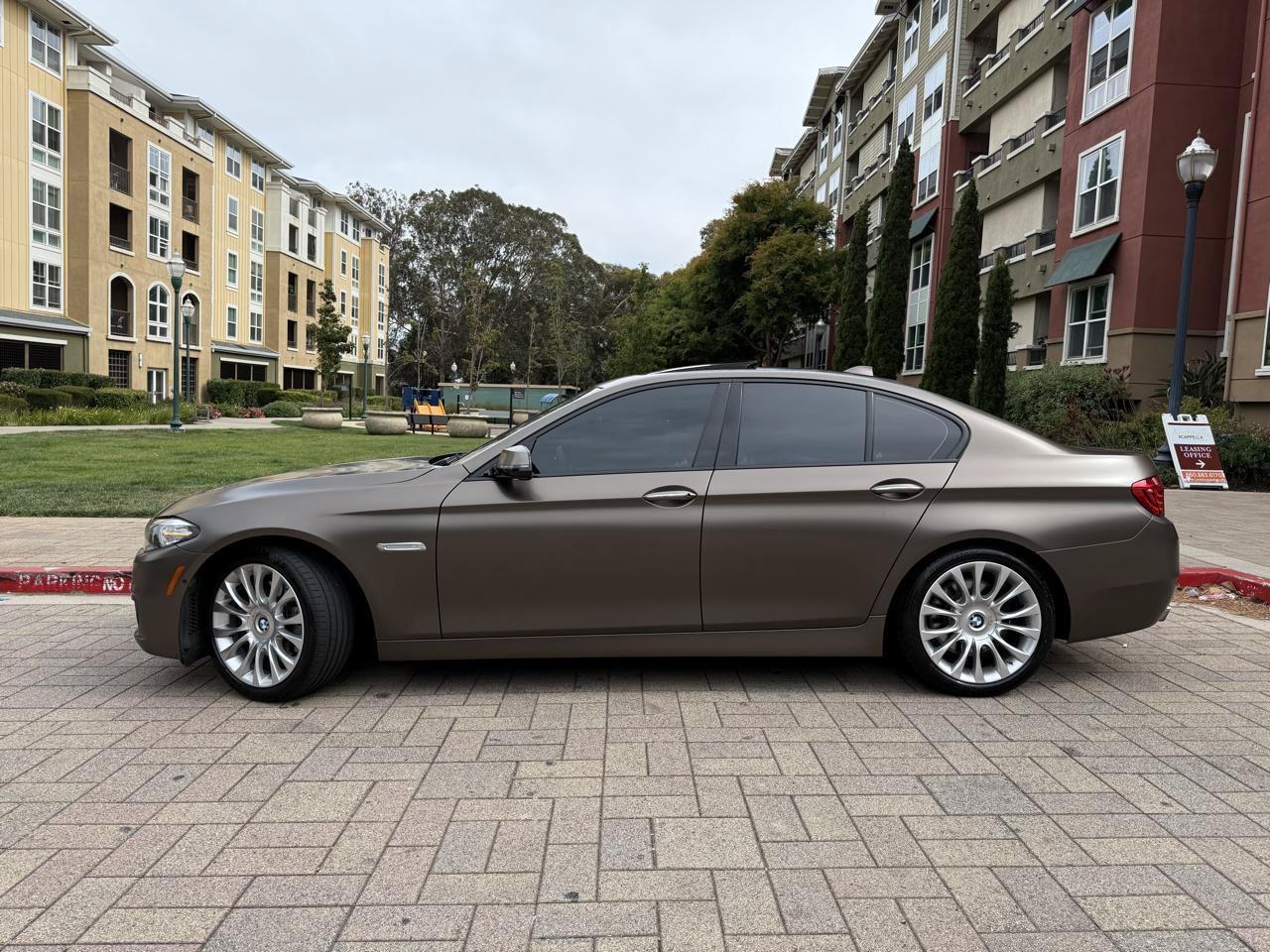 Used 2015 BMW 550i Sedan RWD image 4