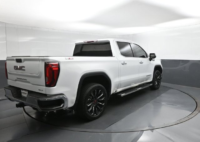 Used 2023 GMC Sierra 1500 SLT w/ X31 Off-Road Package AWD/4WD image 8