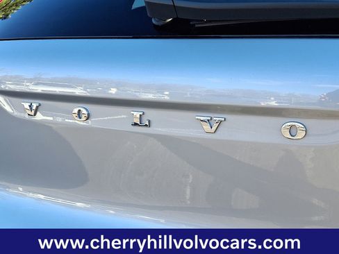 Certified 2025 Volvo XC40 B5 Plus image 32