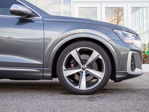 Used 2024 Audi SQ8 Prestige image 5